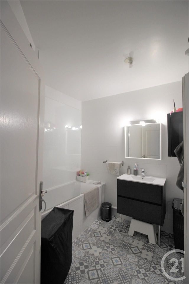 Appartement F3 à louer - 3 pièces - 65.73 m2 - LEVALLOIS PERRET - 92 - ILE-DE-FRANCE - Century 21 Olympierre